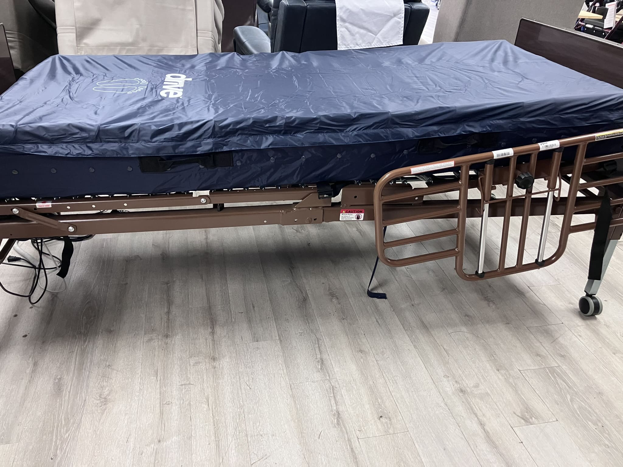 Open Box Med-Aire Melody Alternating Pressure & Low Air Loss Mattress System - Image 2